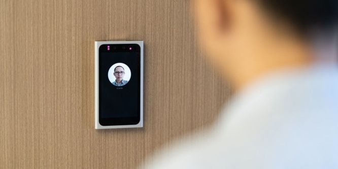 Installazione di spioncini digitali: tecnologia e sicurezza per la tua porta d’ingresso