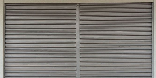 Quando le basculanti del garage si bloccano: cause frequenti e come prevenirle